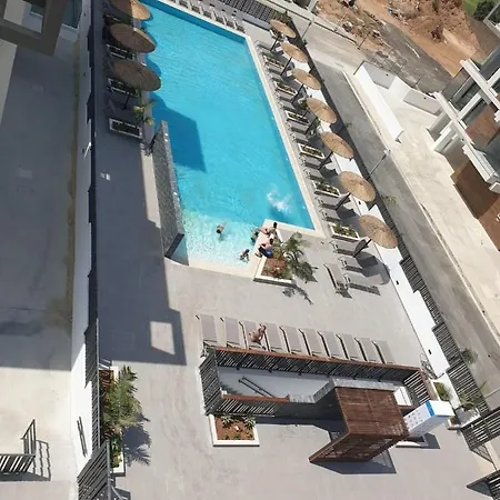 Cosmos Apartment Paralimni