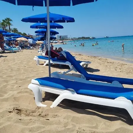 Cosmos Apartment Paralimni