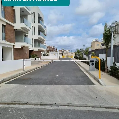 Cosmos Apartment Paralimni